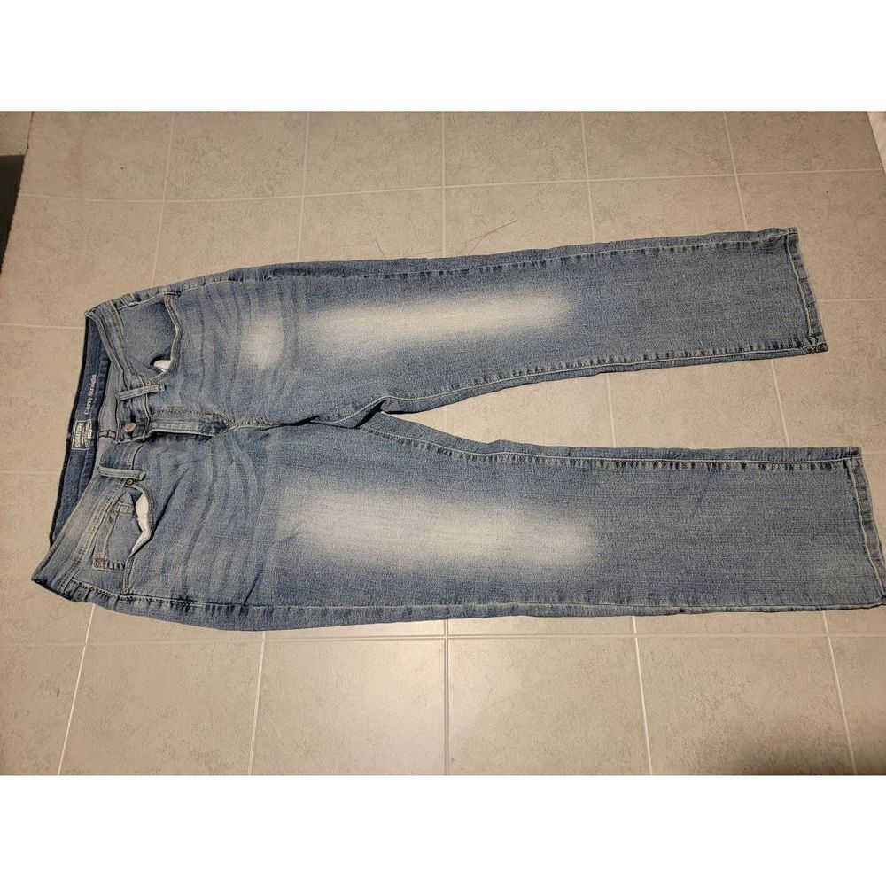 Levi Strauss Signature Women's Blue High-rise Curvy Straight Zip-fly Denim Jeans